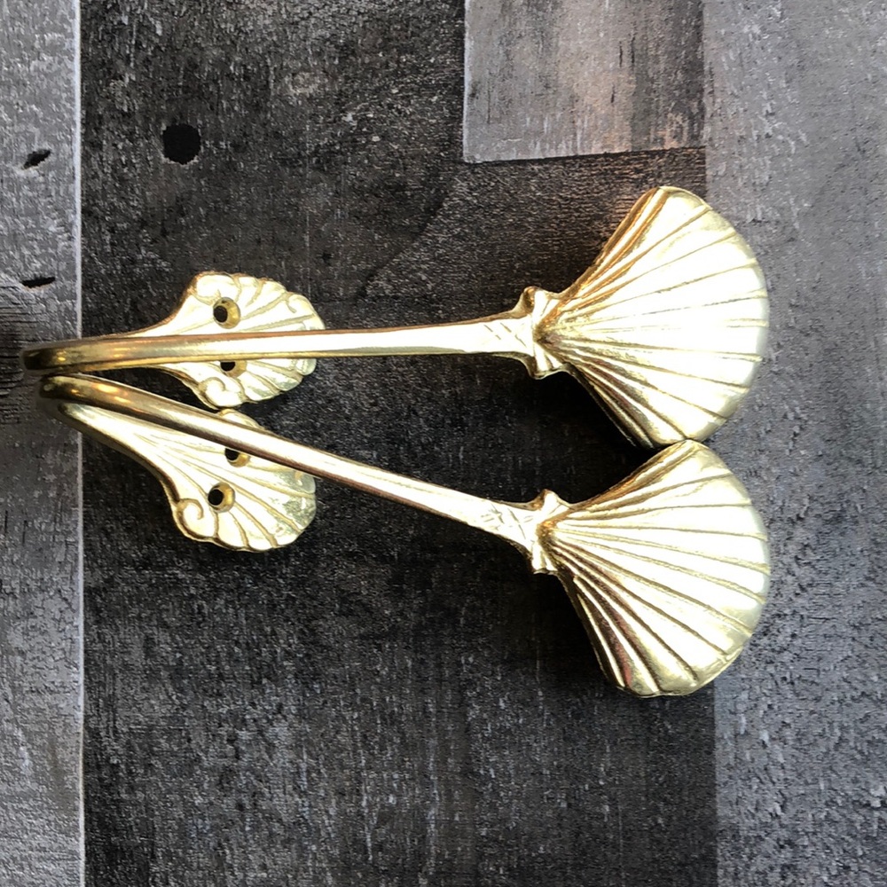 Gatco Gold Shell Wall Hooks